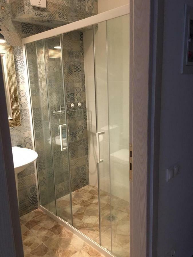 טולון Mediterranean Sandy Beach Apartment מראה חיצוני תמונה
