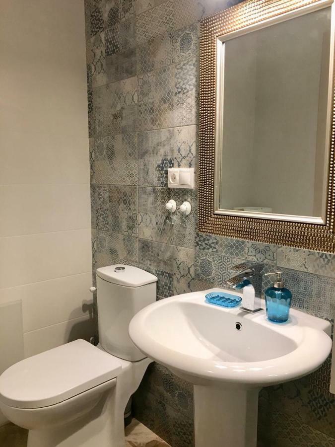 טולון Mediterranean Sandy Beach Apartment מראה חיצוני תמונה